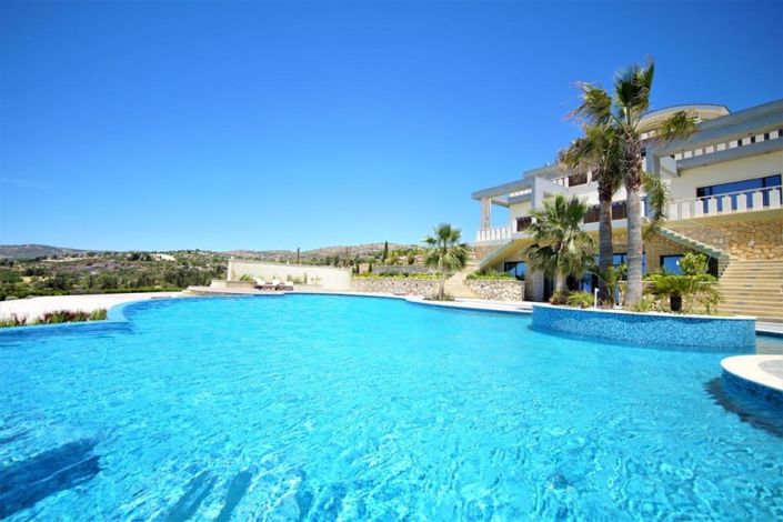 Image No.3-8 Bed House for sale