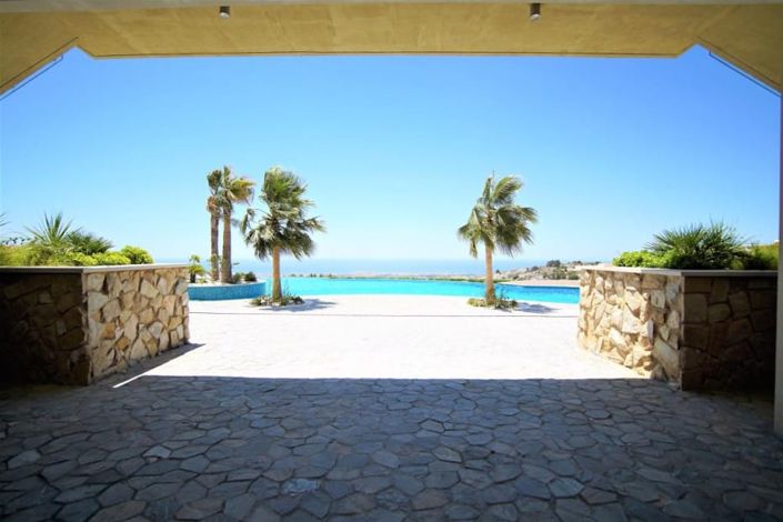 Image No.4-8 Bed House for sale