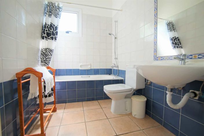 Image No.10-2 Bed House for sale