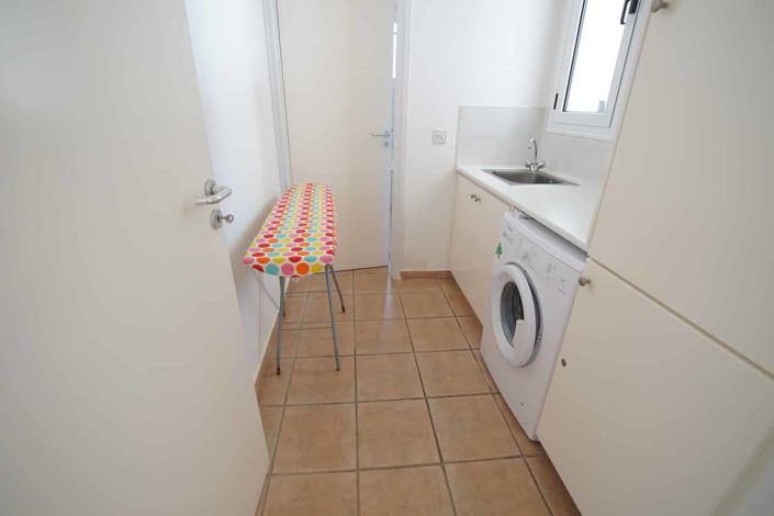 Image No.6-2 Bed House for sale