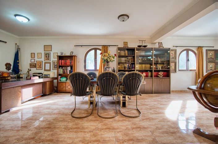 Image No.10-4 Bed House for sale