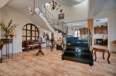 646021-detached-villa-for-sale-in-zakakiorig