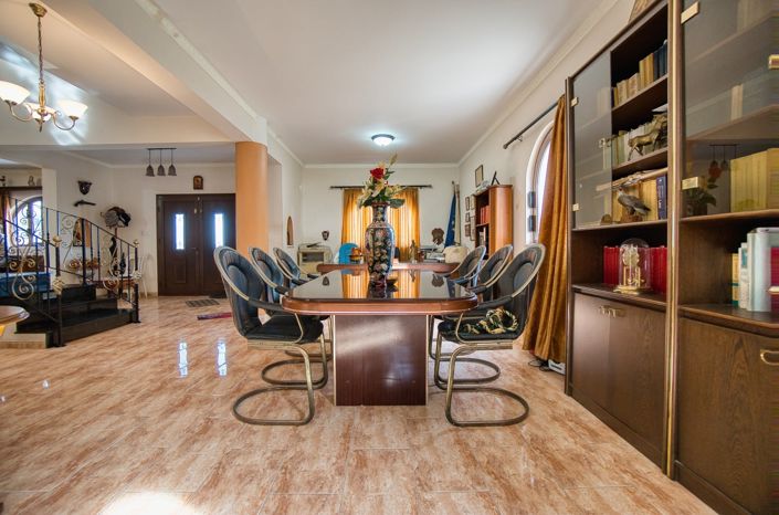 Image No.6-4 Bed House for sale