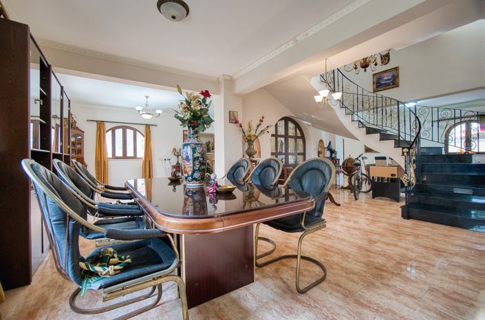 Image No.7-4 Bed House for sale