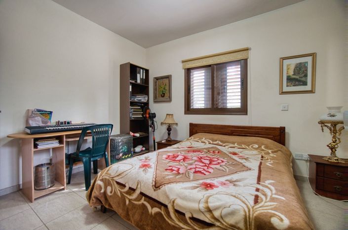 Image No.8-4 Bed House for sale