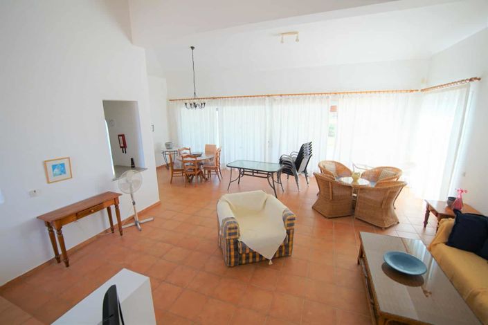 Image No.4-2 Bed House for sale