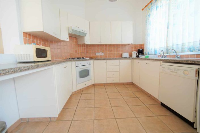 Image No.5-2 Bed House for sale