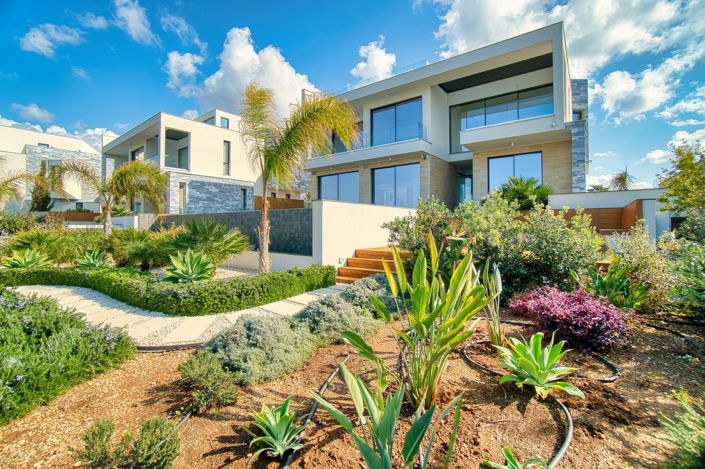 Image No.3-4 Bed House for sale