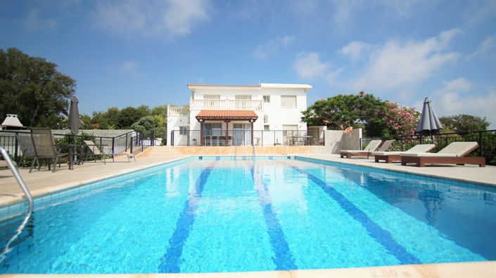 Image No.1-5 Bed House for sale