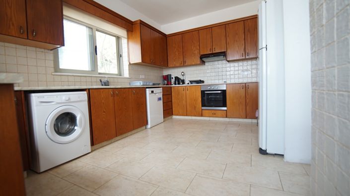 Image No.4-5 Bed House for sale