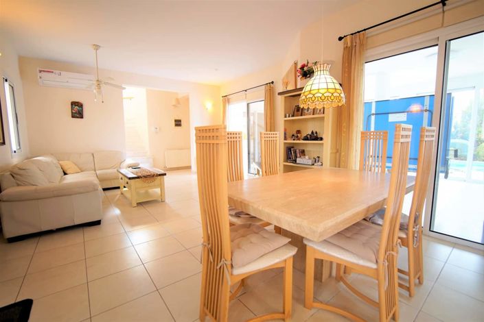 Image No.6-3 Bed House for sale