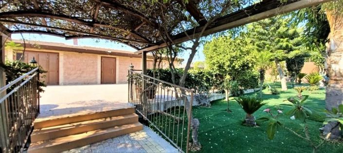 Image No.9-2 Bed House for sale