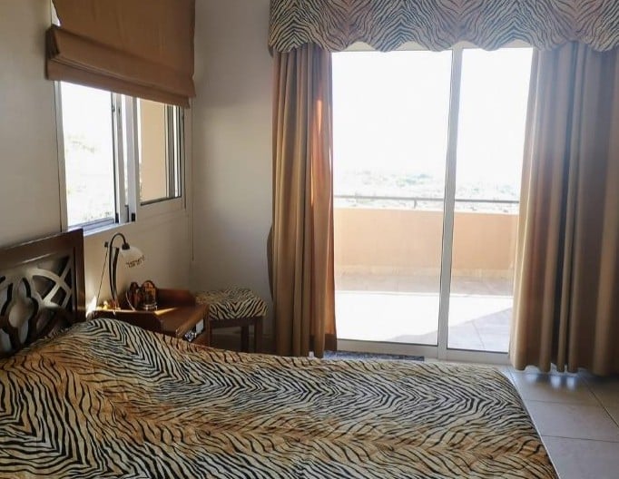 Image No.6-5 Bed House for sale