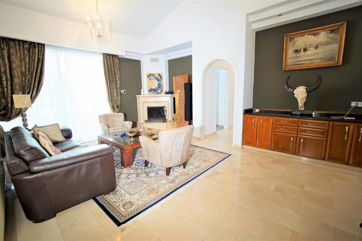 Image No.10-5 Bed House for sale