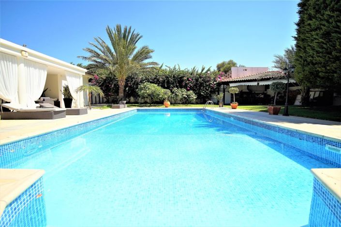 Image No.2-5 Bed House for sale