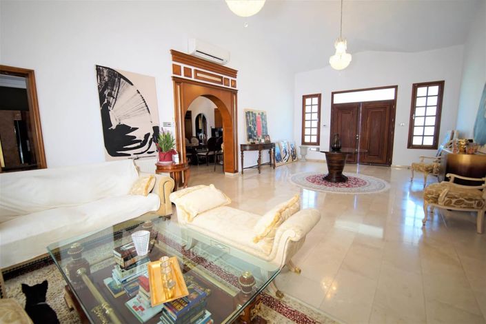 Image No.5-5 Bed House for sale