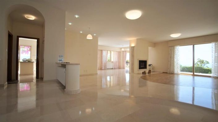 Image No.8-Maison de 5 chambres à vendre à Agios Tychonas