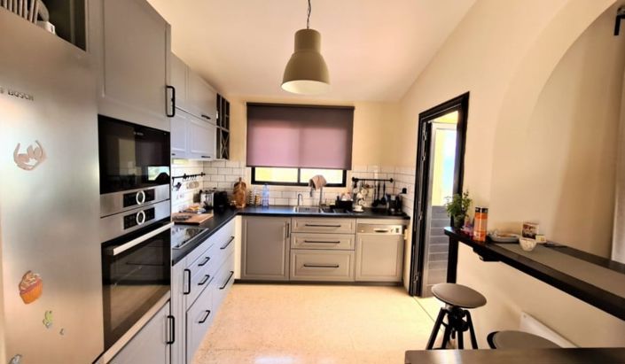 Image No.7-3 Bed House for sale