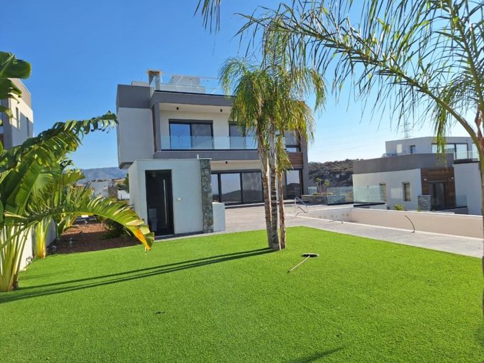 Image No.5-4 Bed House for sale