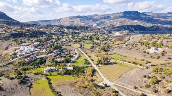 Image No.10-3 Bed House for sale