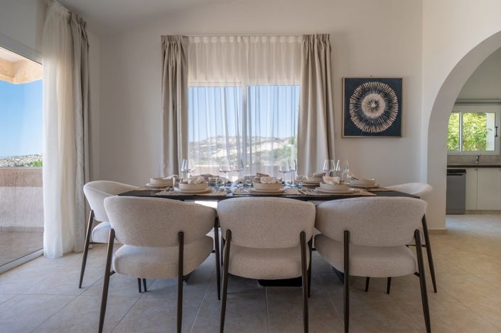 Image No.10-5 Bed House for sale