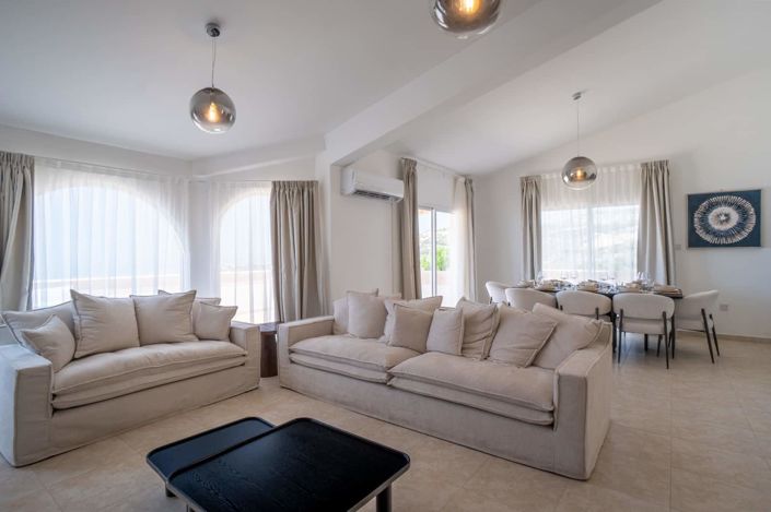 Image No.3-5 Bed House for sale