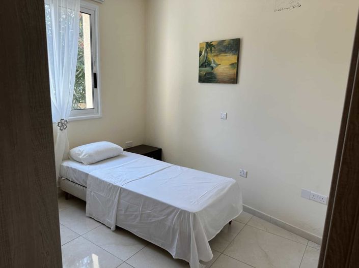 Image No.8-3 Bed House for sale