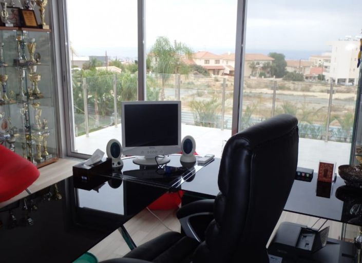 Image No.9-5 Bed House for sale