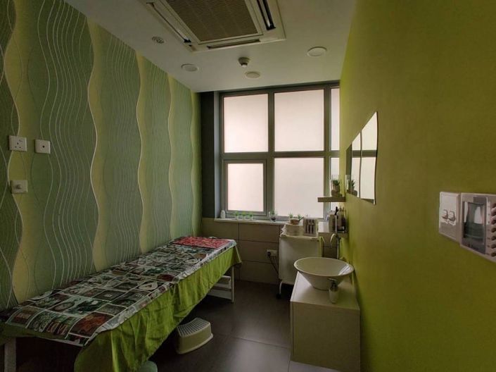 Image No.8-5 Bed House for sale