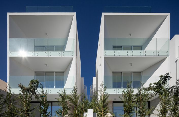 Image No.1-4 Bed House for sale