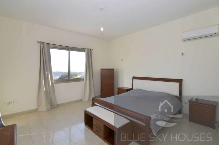 Image No.10-4 Bed House for sale