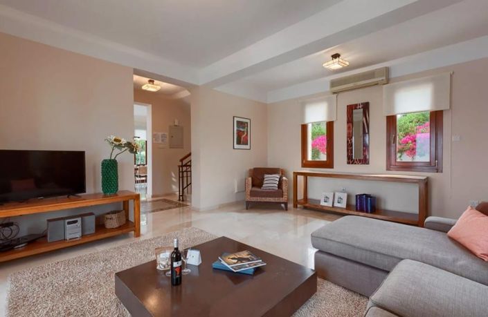 Image No.5-2 Bed House for sale