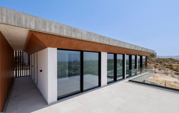 Image No.4-5 Bed House for sale