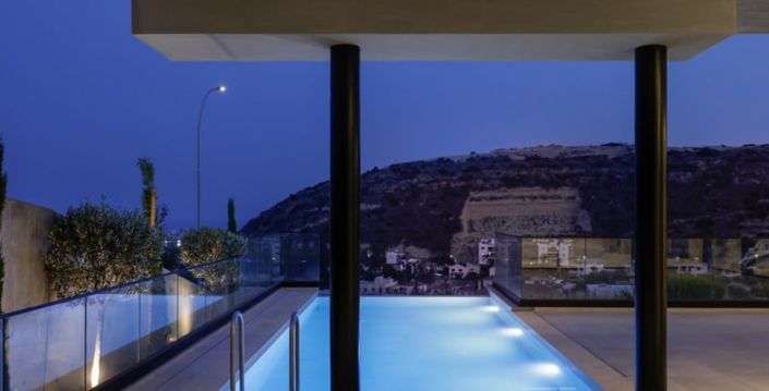 Image No.7-5 Bed House for sale