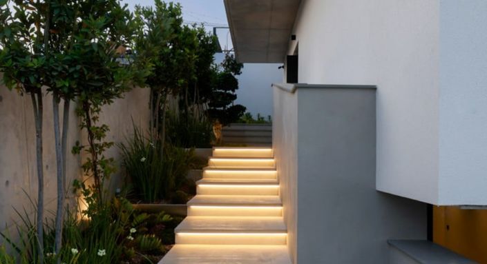 Image No.8-5 Bed House for sale