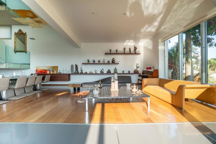 Image No.4-5 Bed House for sale