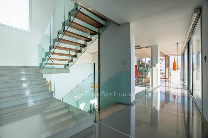 Image No.7-5 Bed House for sale