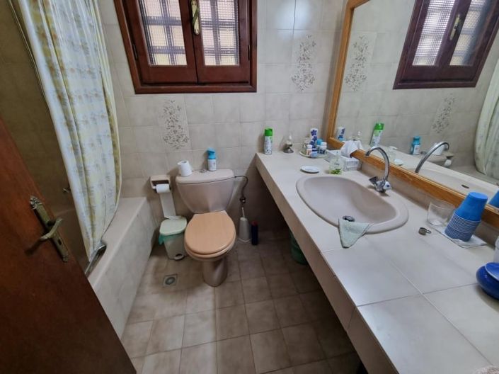 Image No.6-3 Bed House for sale