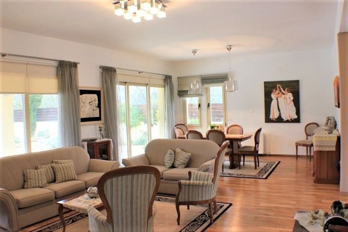 Image No.3-4 Bed House for sale