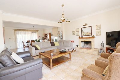 394744-detached-villa-for-sale-in-talafull