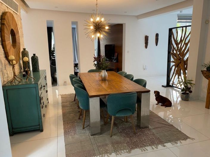 Image No.6-6 Bed House for sale