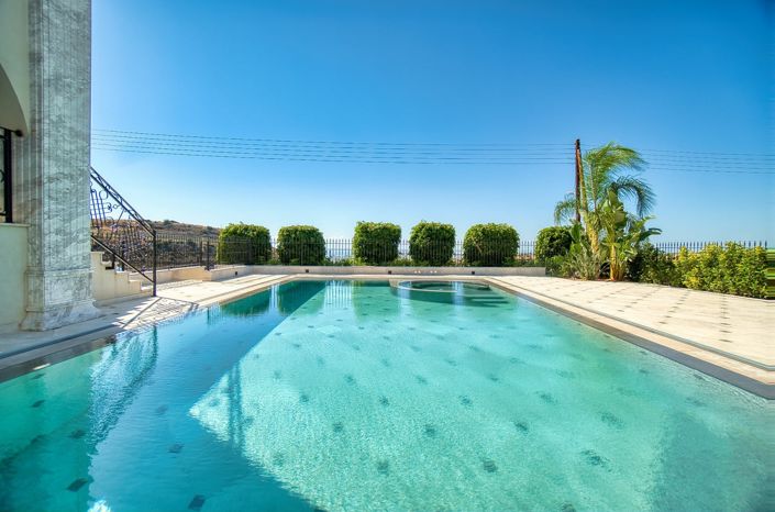 Image No.3-5 Bed House for sale