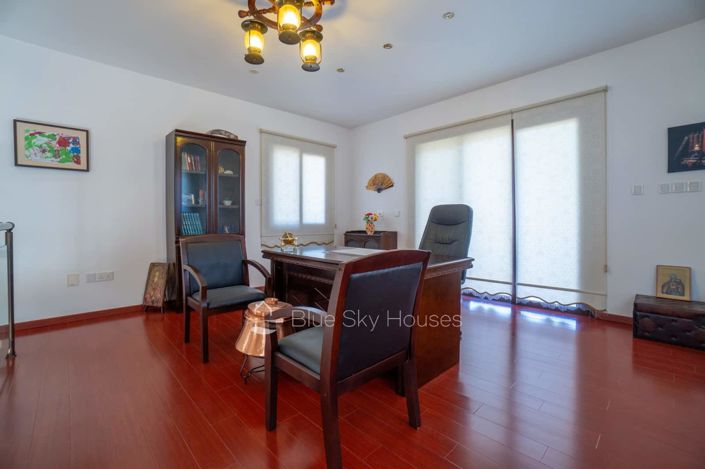 Image No.9-7 Bed House for sale