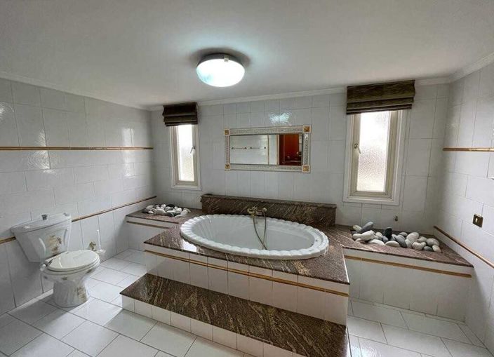 Image No.10-5 Bed House for sale