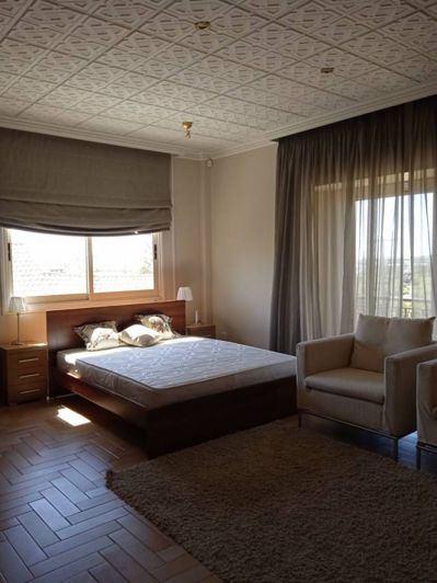 Image No.6-5 Bed House for sale