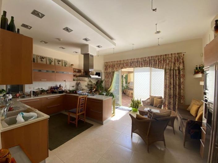 Image No.7-Maison de 5 chambres à vendre à Kalogirou