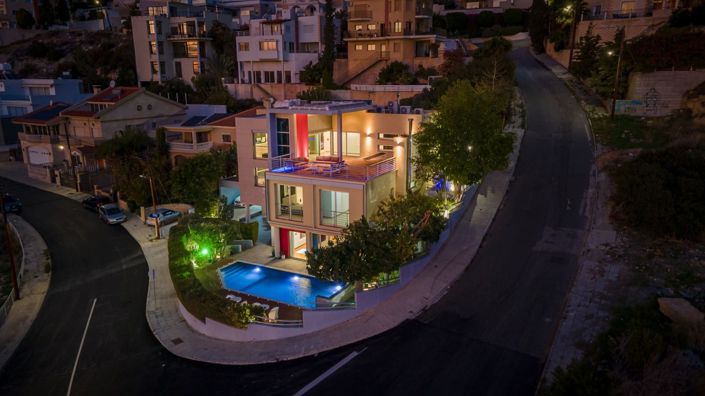 Image No.2-6 Bed House for sale