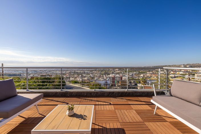 Image No.3-6 Bed House for sale