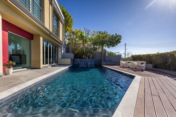 Image No.5-6 Bed House for sale