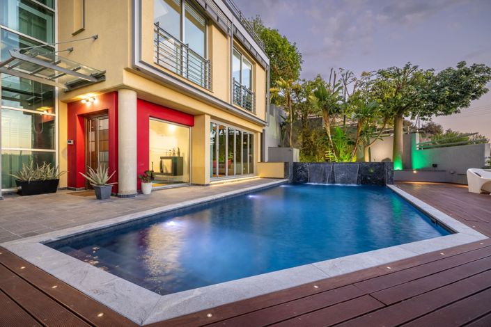 Image No.6-6 Bed House for sale